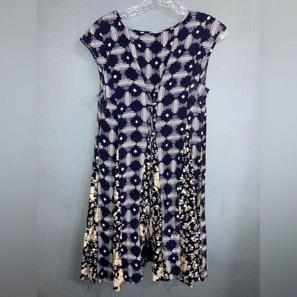 Maeve Anthropologie Navy and Cream Patterned Floral Midi flowy Dress Medium FLAW - Picture 6 of 10